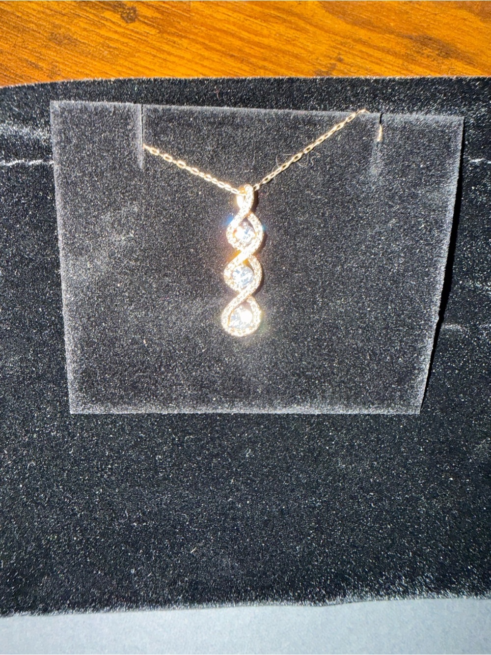 Kay Jewelers Gold Twisted Pendant Necklace with Clear Stones